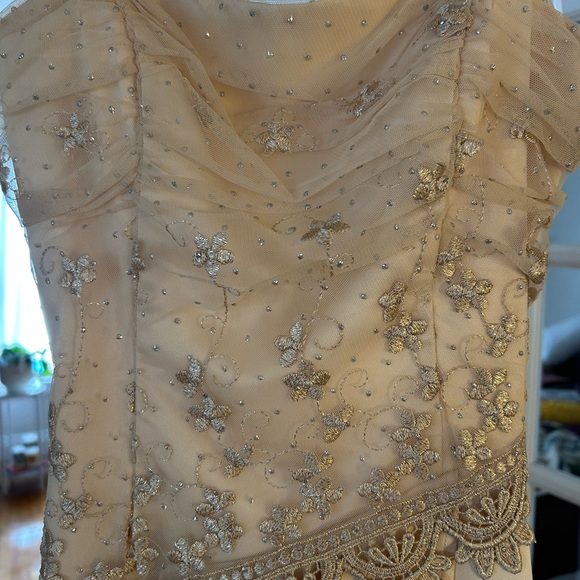 Mid-2000’s Champagne/Cream Prom Dress size 2 - Picture 2 of 12